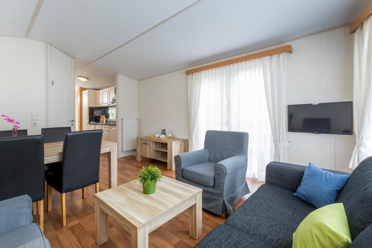 Vakantiepark De Bergen Wanroij Extérieur photo