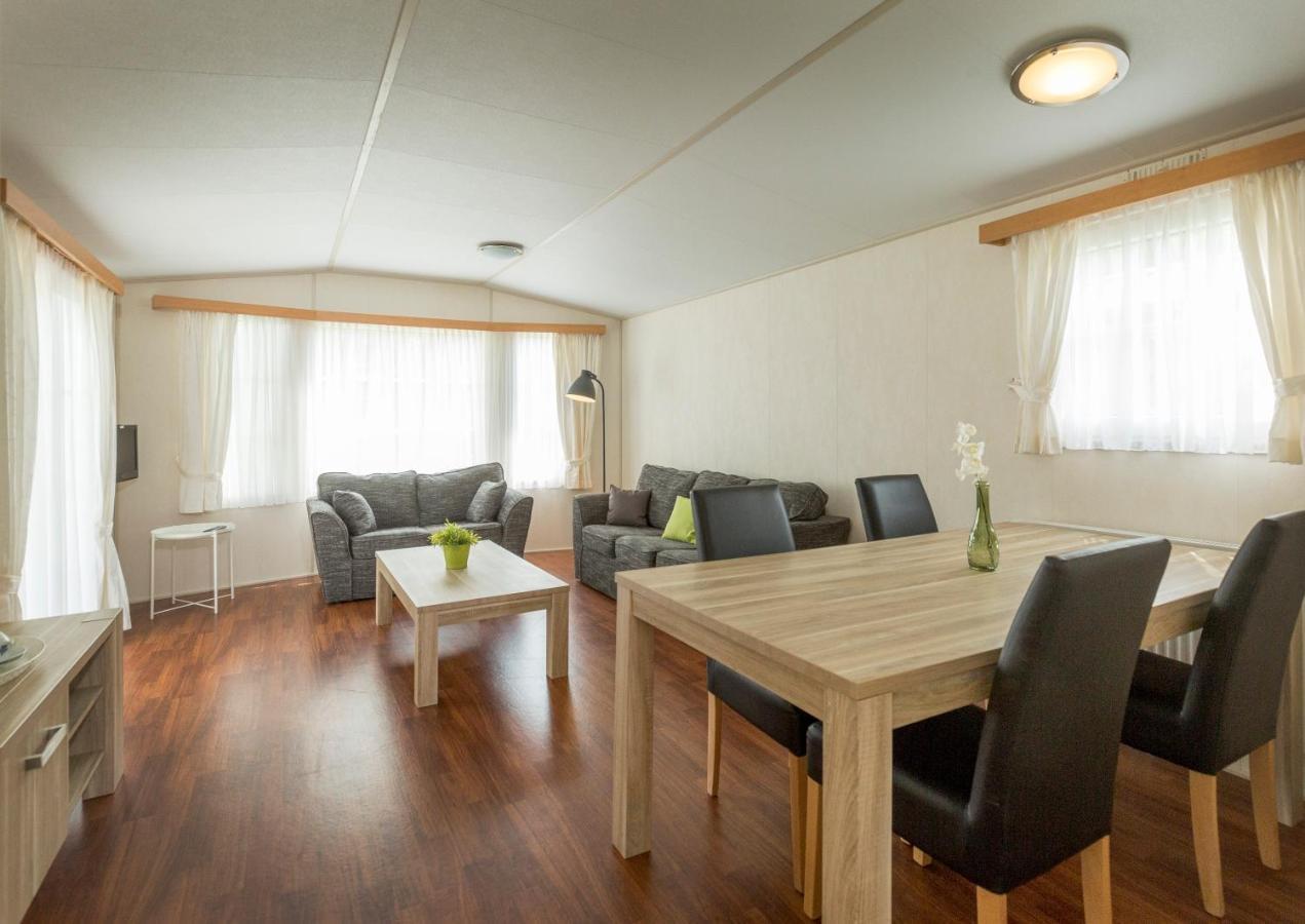 Vakantiepark De Bergen Wanroij Extérieur photo